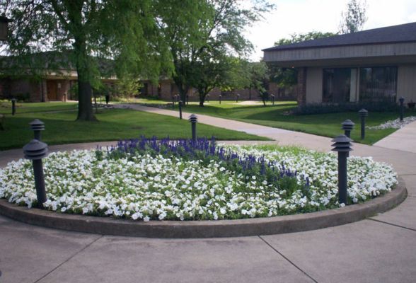 We provide landscape maintenance to fulfill your corporate needs